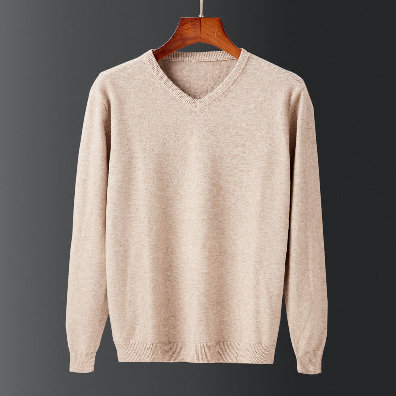 Simple, trendy Slim Fit base shirt