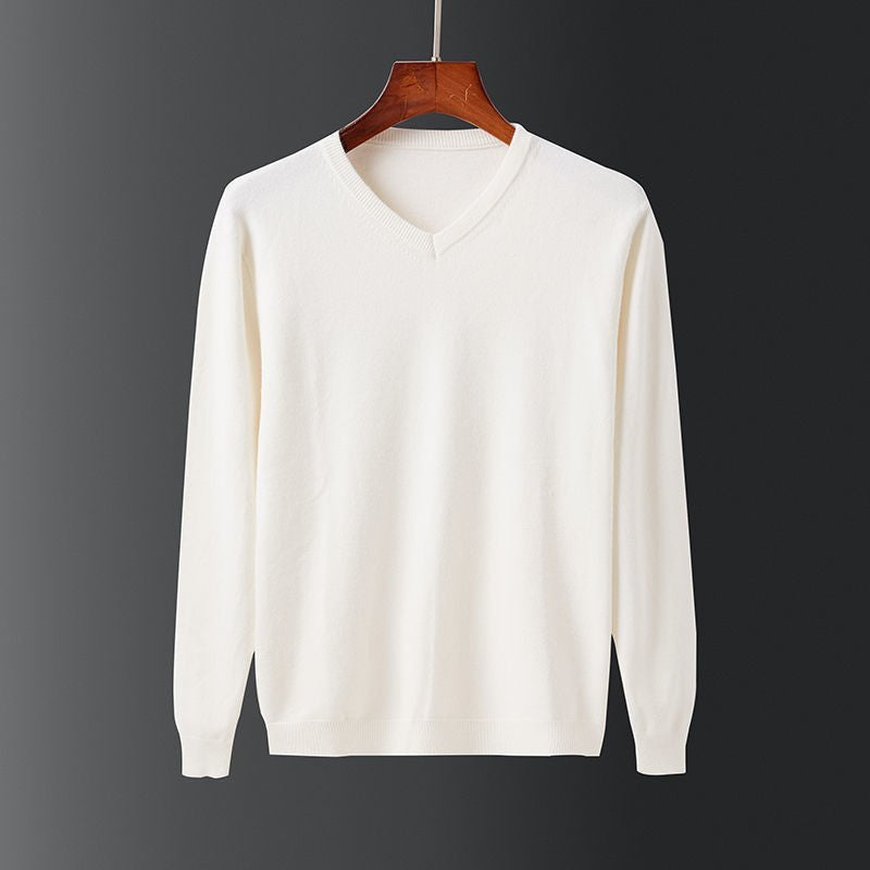 Simple, trendy Slim Fit base shirt