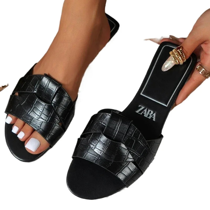 2025  Women's Flat Slippers Woven Comfortable Women's Shoes Casual Bottom Slippers New Summer Sandalias Mujer Luxury Designer