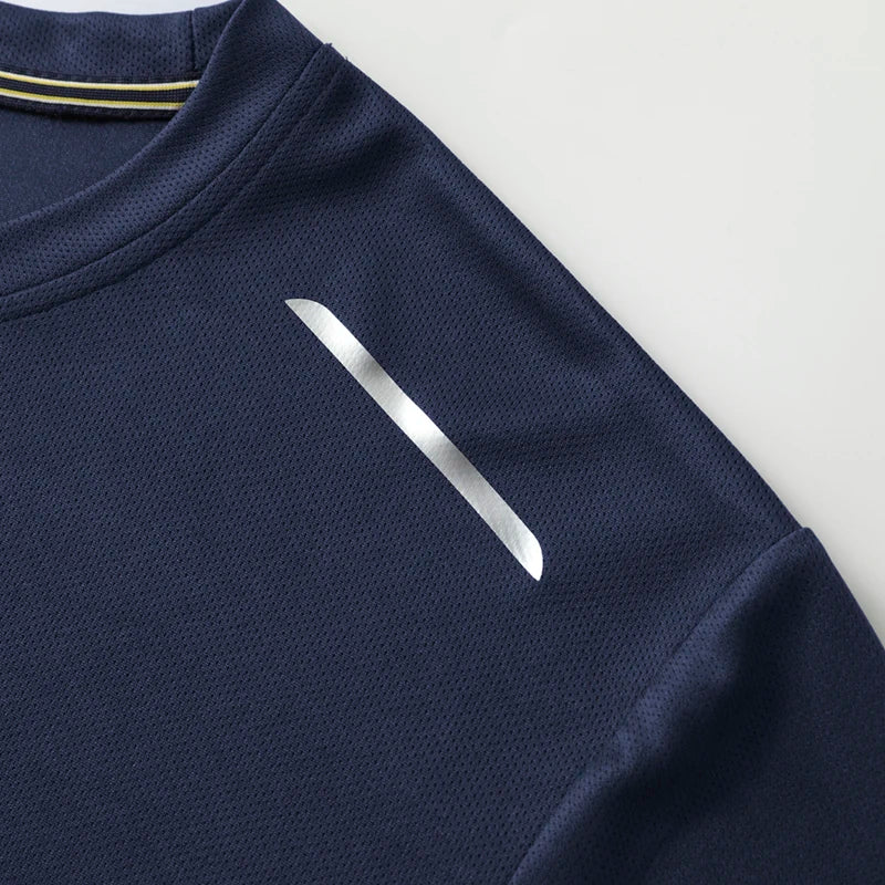 Reflective Sport Gym T Shirt Men Quick Dry Running Bodybuilding Shirts Men Long Sleeve Fitness Pullover Top Spring Autumn