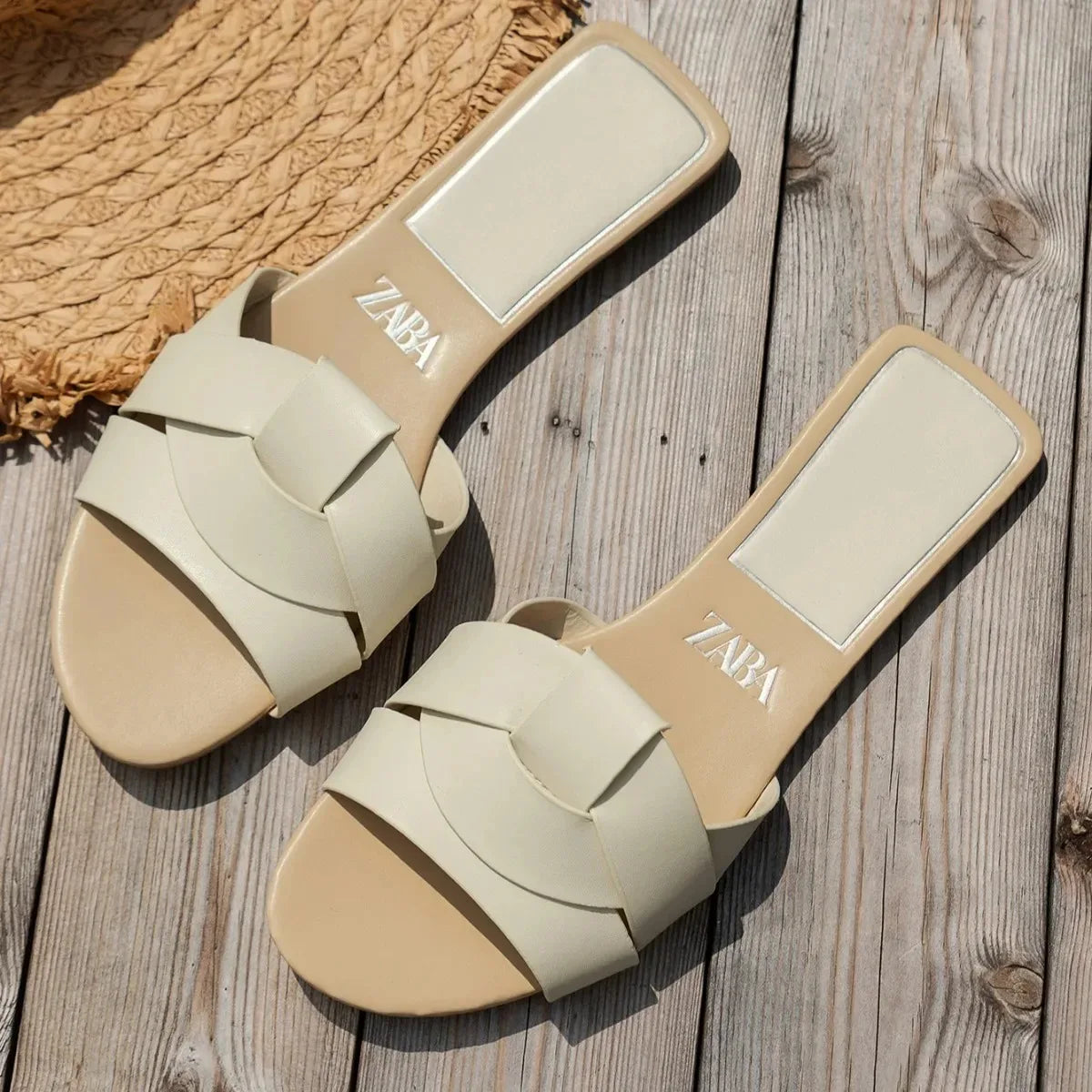 Designer New Sandals Low Heel Comfortable Slippers Sexy Peep Toe Shoes Luxurious Outdoor Beach Women's Breathability Shoes